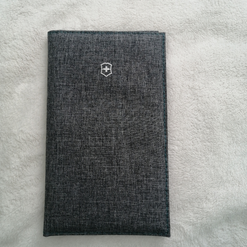 VICTORINOX Swiss travel Passport Organizer
